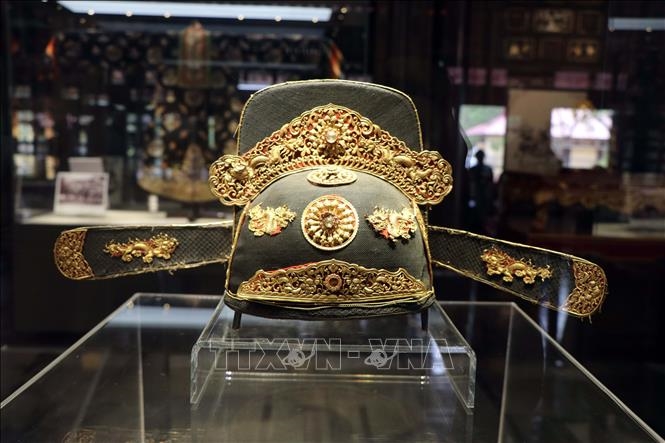 Central Thua Thien-Hue province receives two Nguyen dynasty artifacts